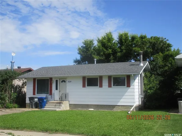 504 4th AVENUE W, Assiniboia, SK S0H 0B0