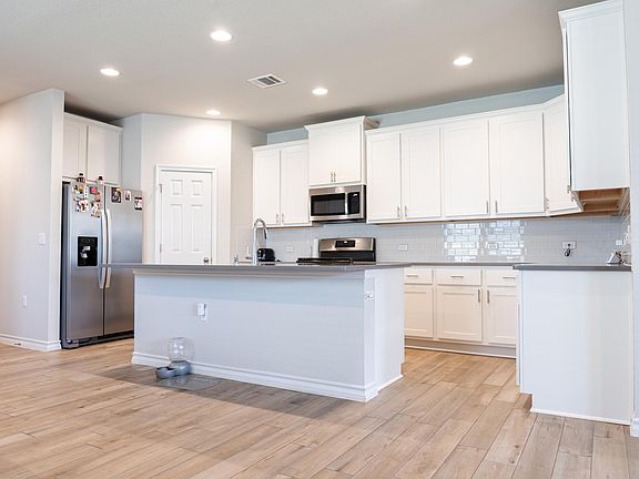 5th image of 1703 Denesa Dr #1703