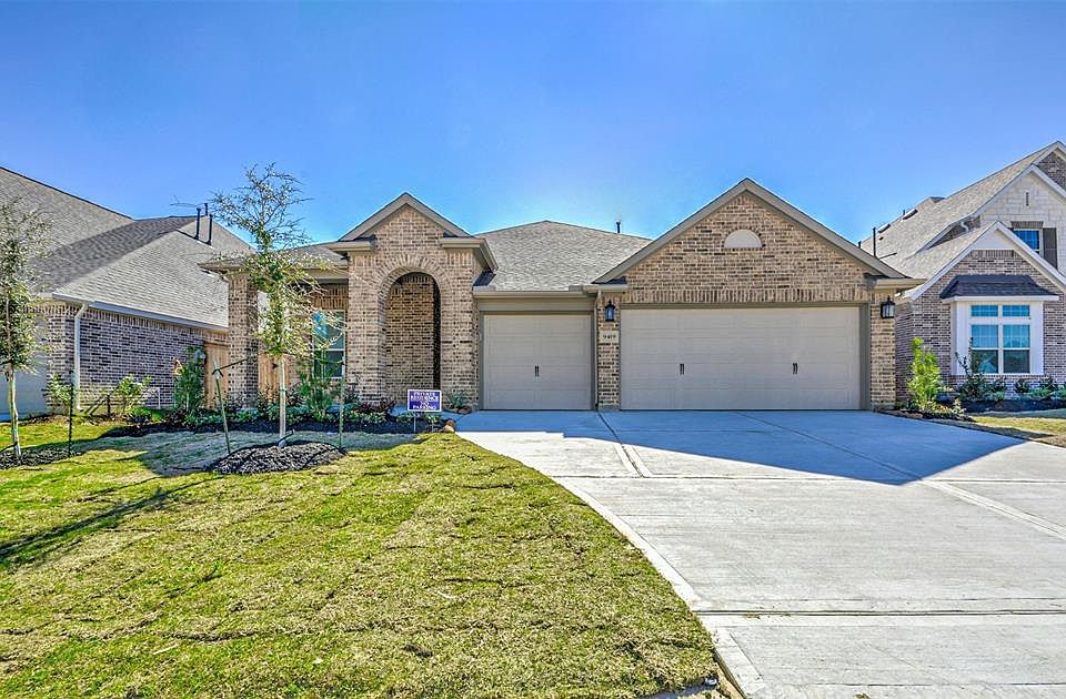 1st image of 9419 Stablewood Lakes Ln