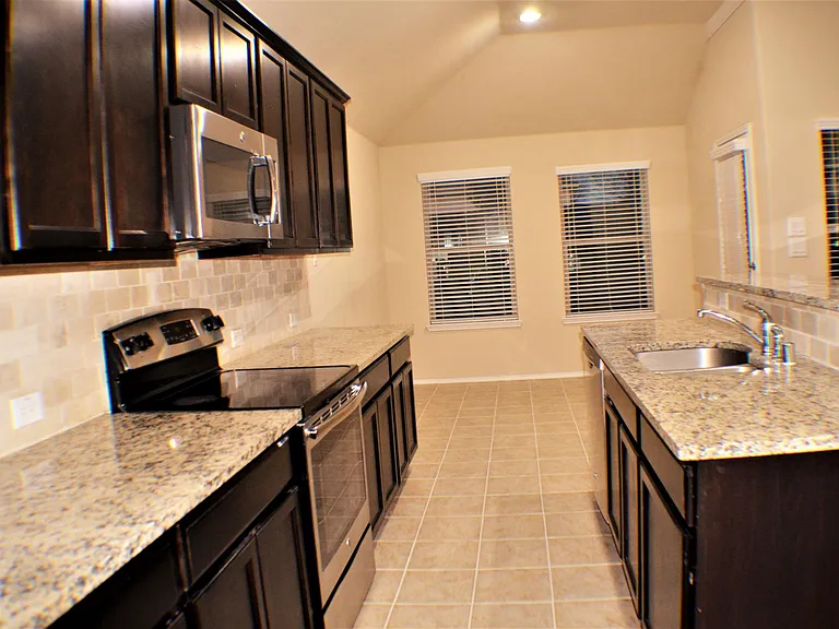 701 Cheyenne Dr — Photo 8