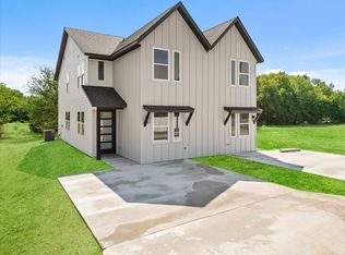 309 S Poplar St #B, Leonard, TX 75452