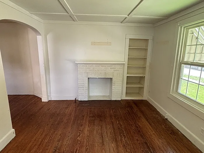 147 Center St — Photo 5