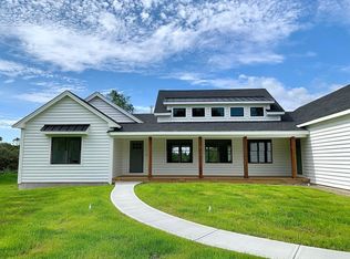 128 Martins Pond Rd, Groton, MA 01450