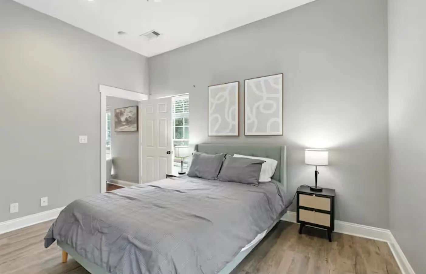 4 bed, $3,400 — Photo 1