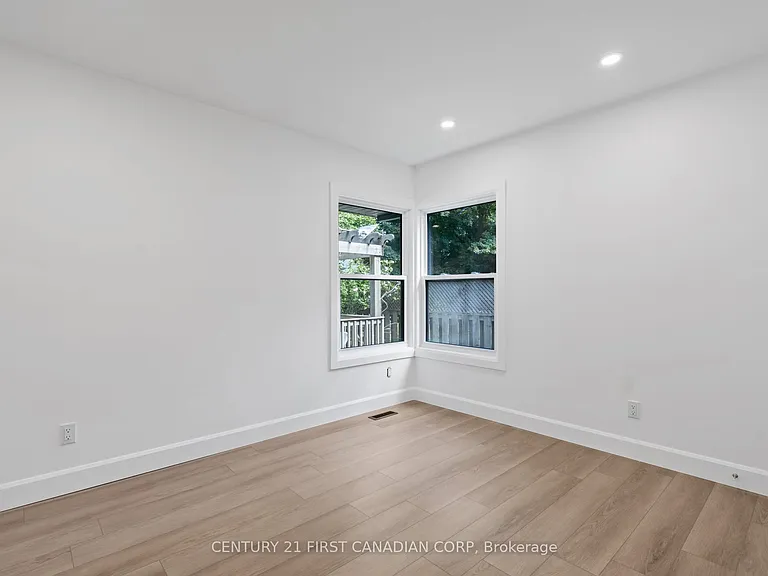 32 Braemar Cres — Photo 23