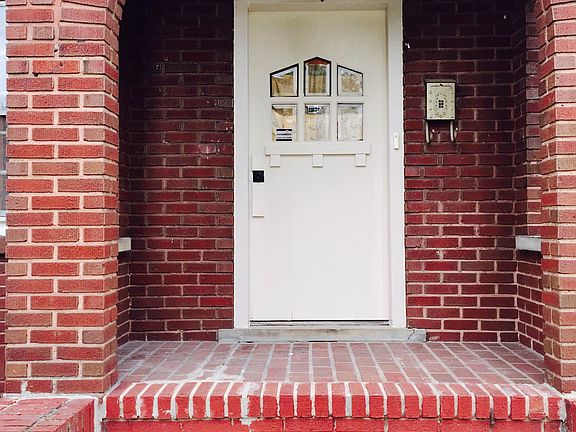 3rd image of 544 Vinita Ave