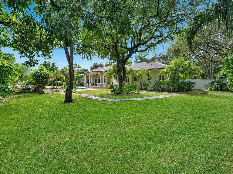 6890 SW 94th St — Photo 37