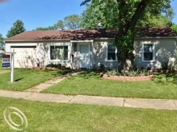 6167 Marcy St, Brighton, MI 48116