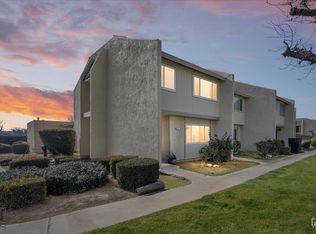 930 Olive Dr APT 15, Bakersfield, CA