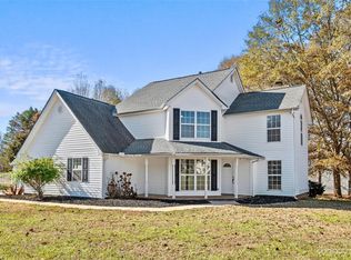 528 Willow Landing Dr, York, SC 29745