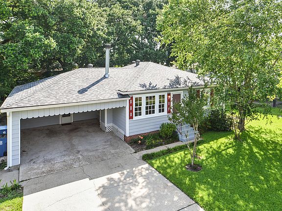 4th image of 220 S Audubon Blvd