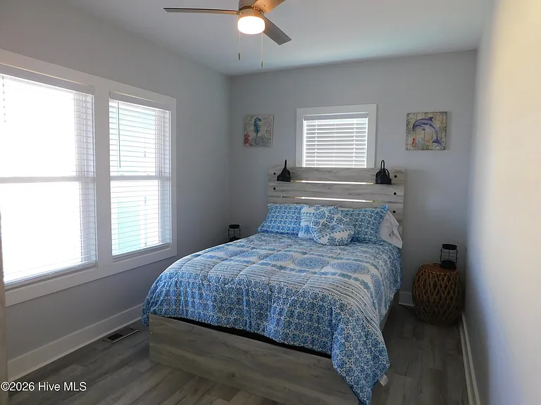 142 S Ferry Dock Rd #B — Photo 9