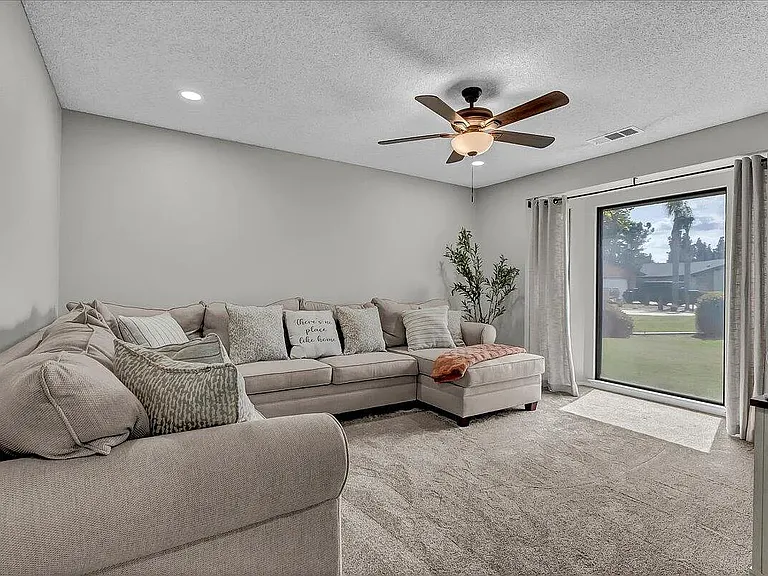 1828 E Seeger Ct — Photo 2