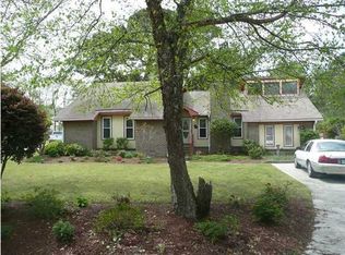 958 Law Ln, Mount Pleasant, SC 29464