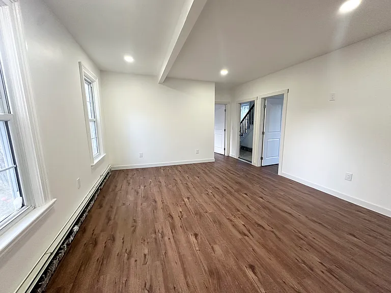 73 Asylum St #1 — Photo 4