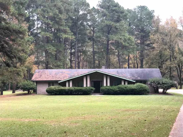 707 Pine St, Center, TX 75935