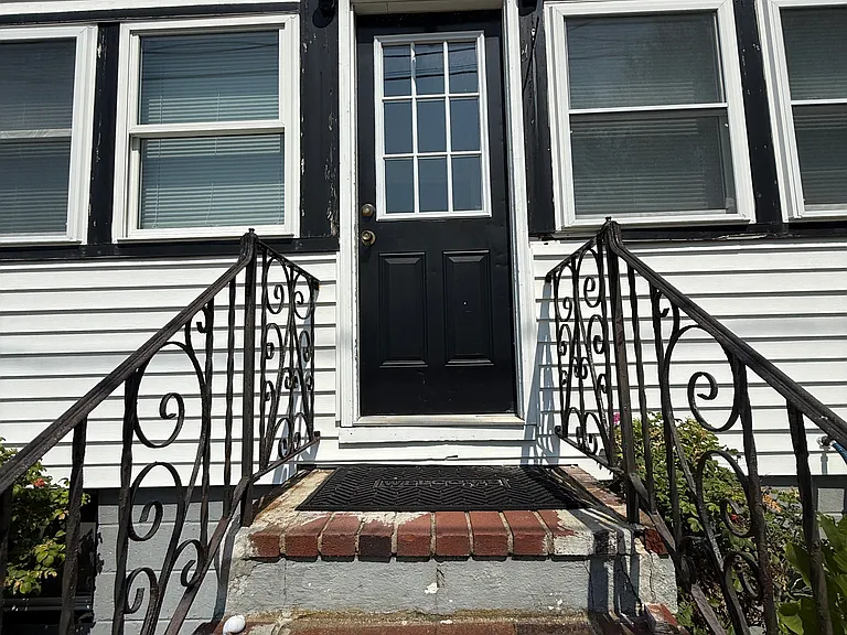 150 Northern Blvd — Photo 3