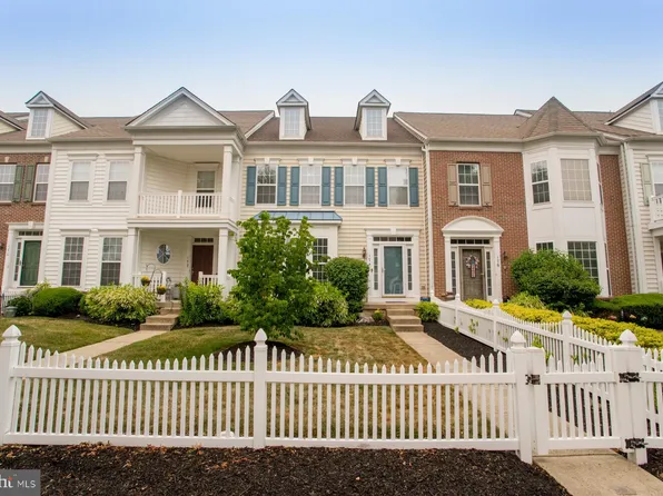 174 Pipers Inn Dr, Fountainville, PA 18923