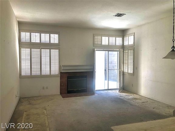 4th image of 1126 Scenic Crest Dr