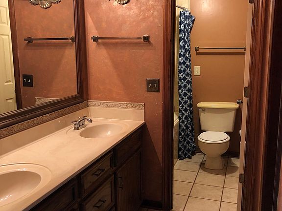 3rd image of 132 Lake Dockery Dr