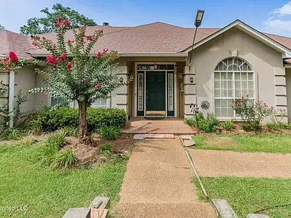 100 Green Oak Cv, Clinton, MS 39056