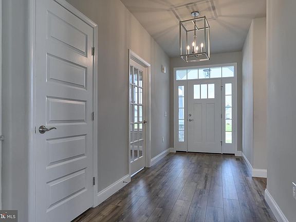 2nd image of 18 Rolling Meadow Rd