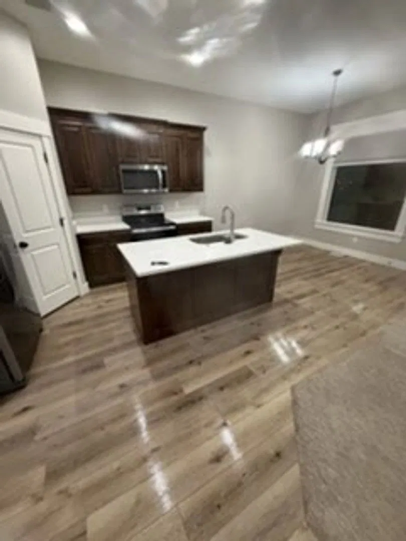 3 Bed 2 Bath Home With Attached Garage. — Photo 3