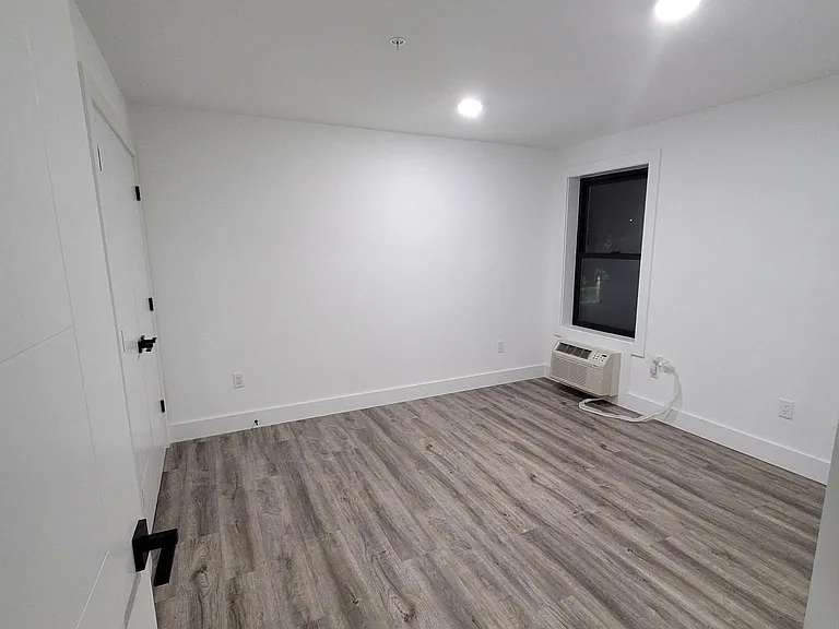 242 Spring St #2 — Photo 42