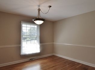 521 Sandridge Rd, Charlotte, NC 28210