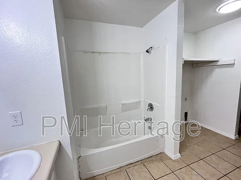 606 Virginia St #102 — Photo 16