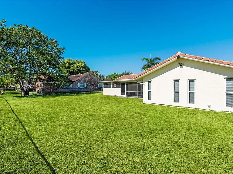 3165 NW 116th Ave — Photo 44