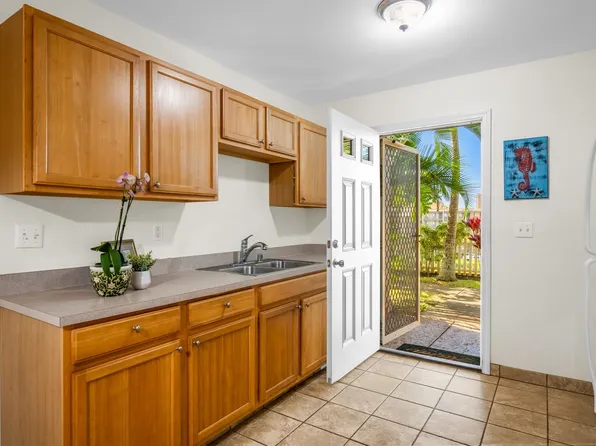 45 Stephen Ln APT 814, Lahaina, HI 96761