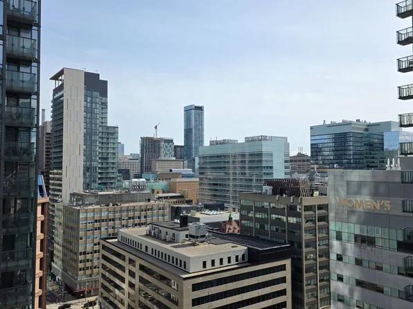37 Grosvenor St, Toronto, ON