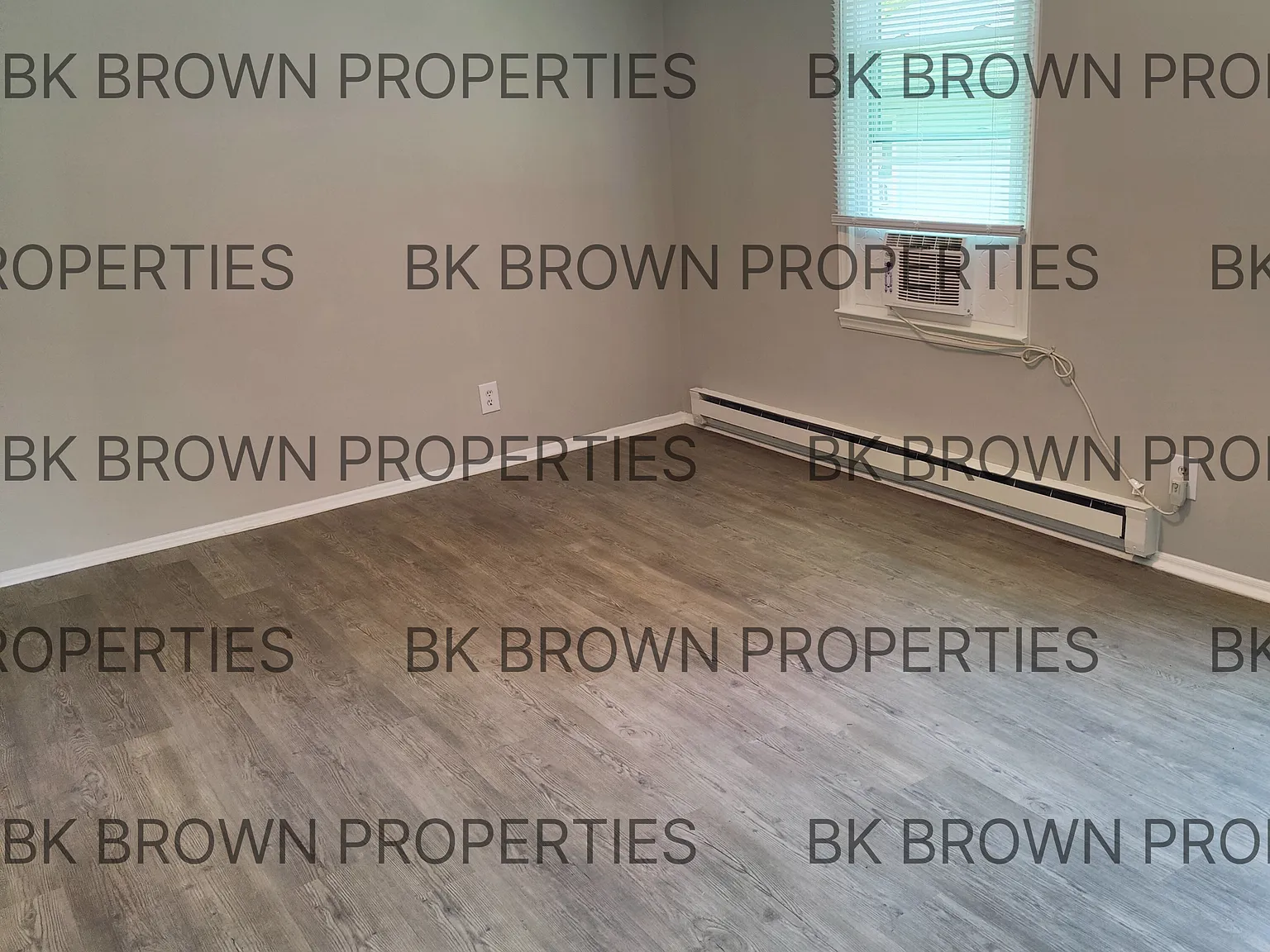 517 W Ward Ave — Photo 3