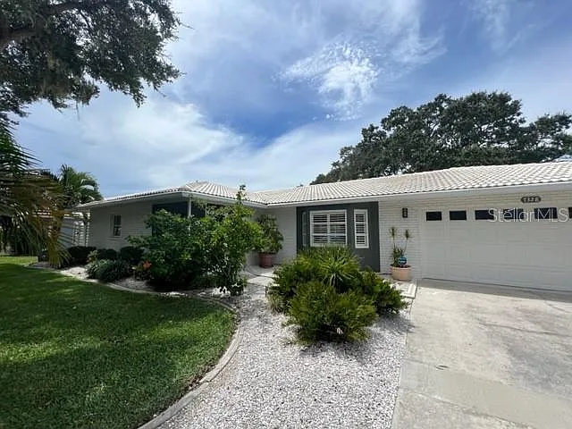 2 bed, 2.0 bath, 1498 sqft, $2,995 — Photo 3