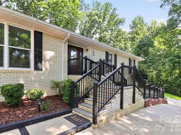 14921 August Ln, Charlotte, NC 28227