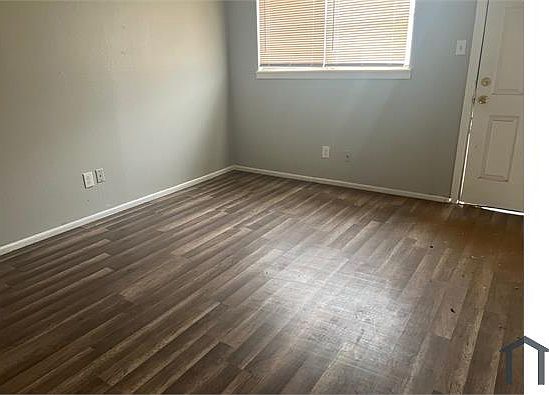5th image of 1102 42nd St #C