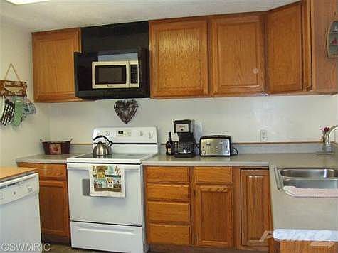 Oak Kitchen Cabinets