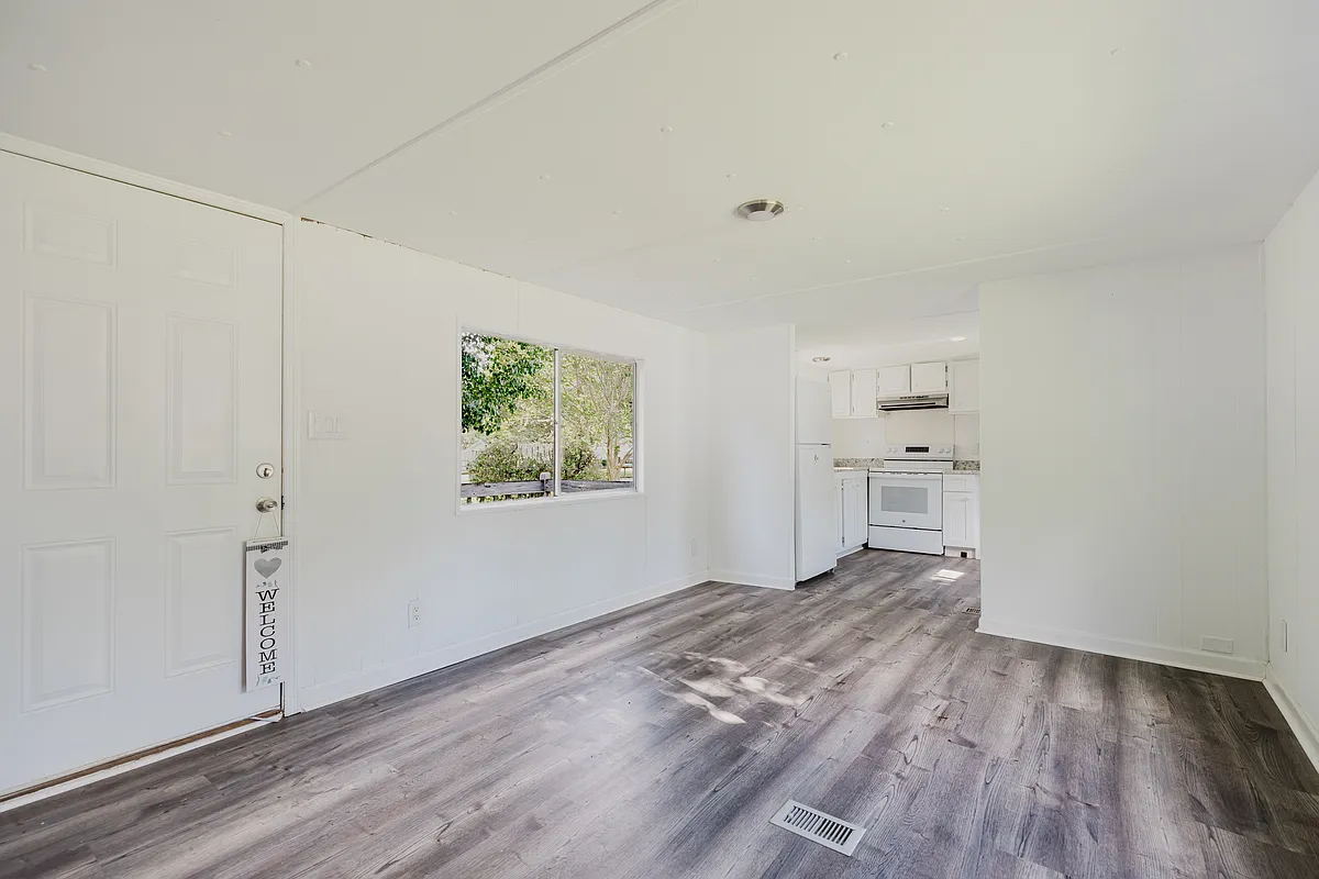 Building Photo - 1815 Cactus Dr