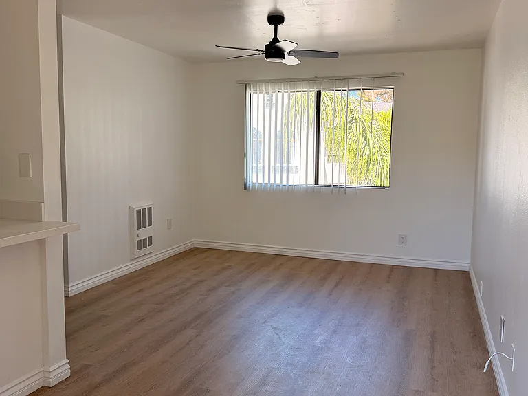 Salt & Vine Oceanside Apartments — Photo 24