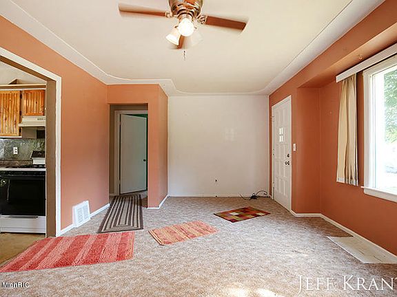 3rd image of 3339 Hillcroft Ave SW