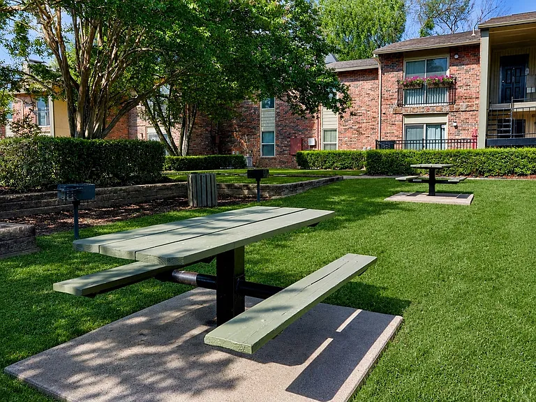 Rochelle Plaza — Photo 18