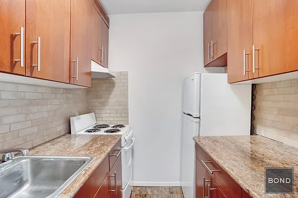 Rented by Bond New York | media 10