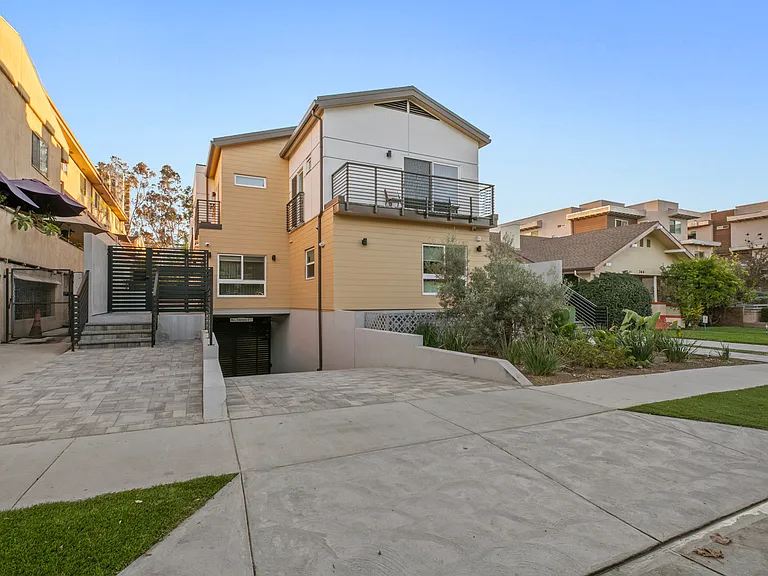 360 Burchett St #6 — Photo 38