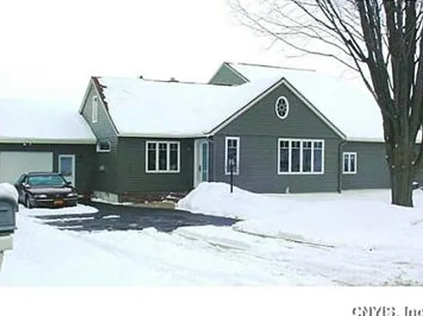 4437 Howlett Hill Rd, Syracuse, NY 13215