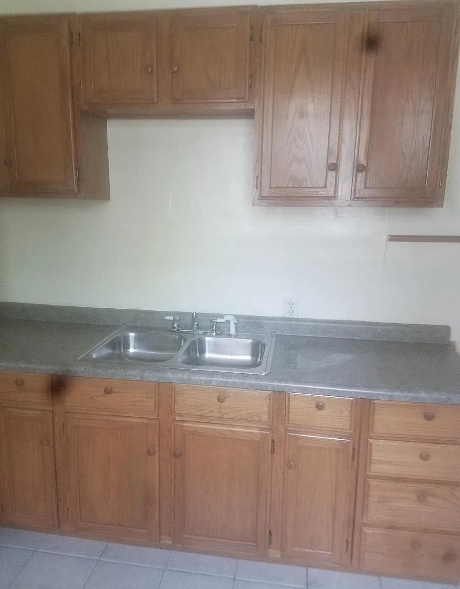 1 bed, 1100 sqft, $1,400 — Photo 3