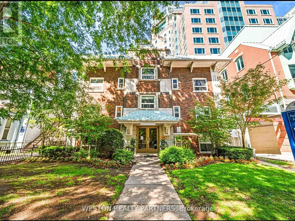 44 Huntley St #102