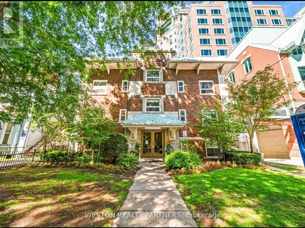 44 Huntley St #102, Toronto, ON M4Y 2L1