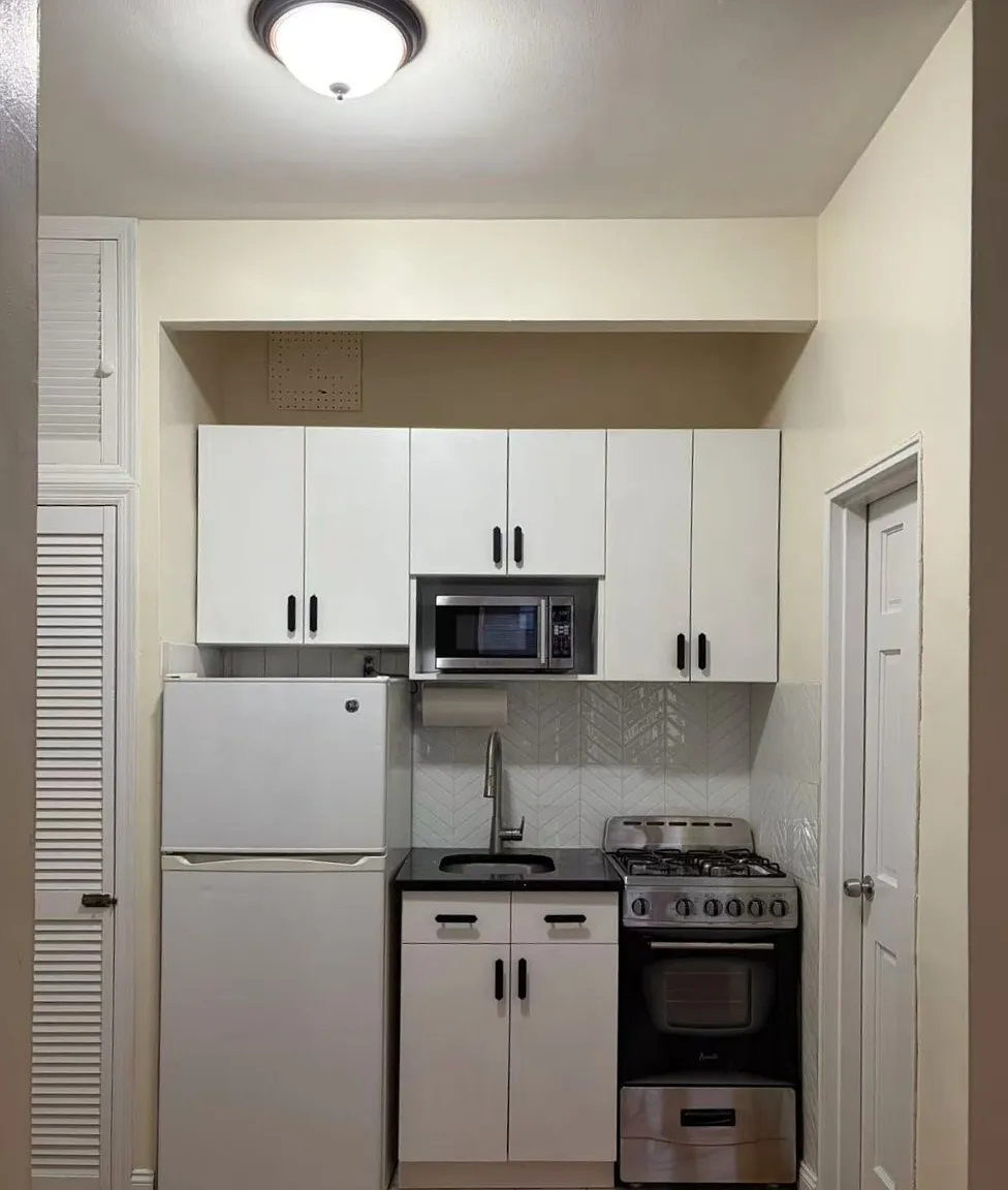 207 West 20th Street — Photo 3