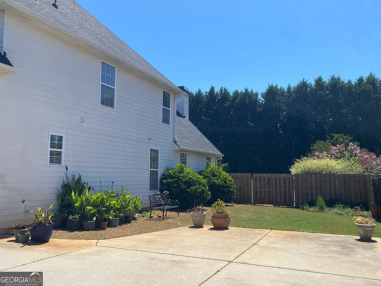 8067 Revere Dr — Photo 4